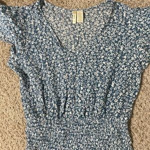 Blue floral top, Belk, size small